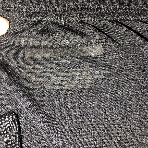 Tek Gear Men's Black and Red Shorts - Small - Picture 3 of 3